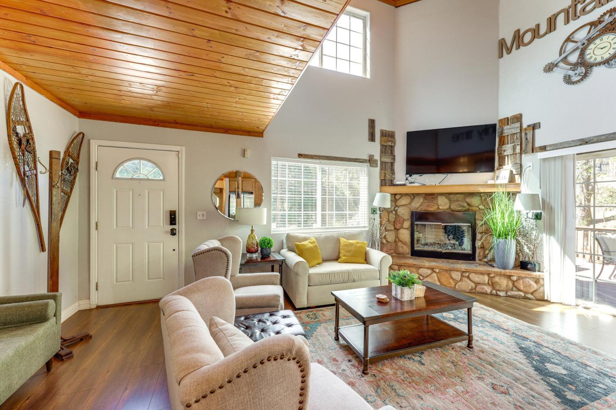 Remodeled Crestline Retreat Walk To Lake Gregory! 外观 照片